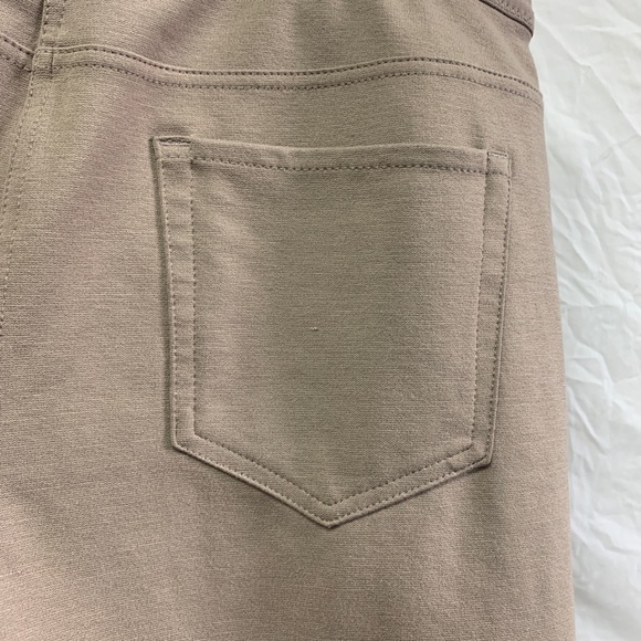 Chico’s 2 zip front stretch pants in khaki tan EUC - Picture 5 of 8